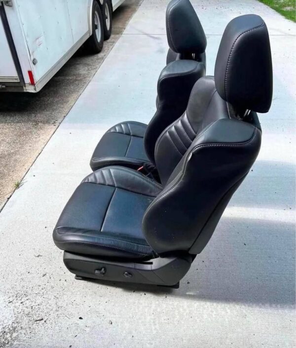 SRT Driver 8-Way Power Leather Seats - Image 3